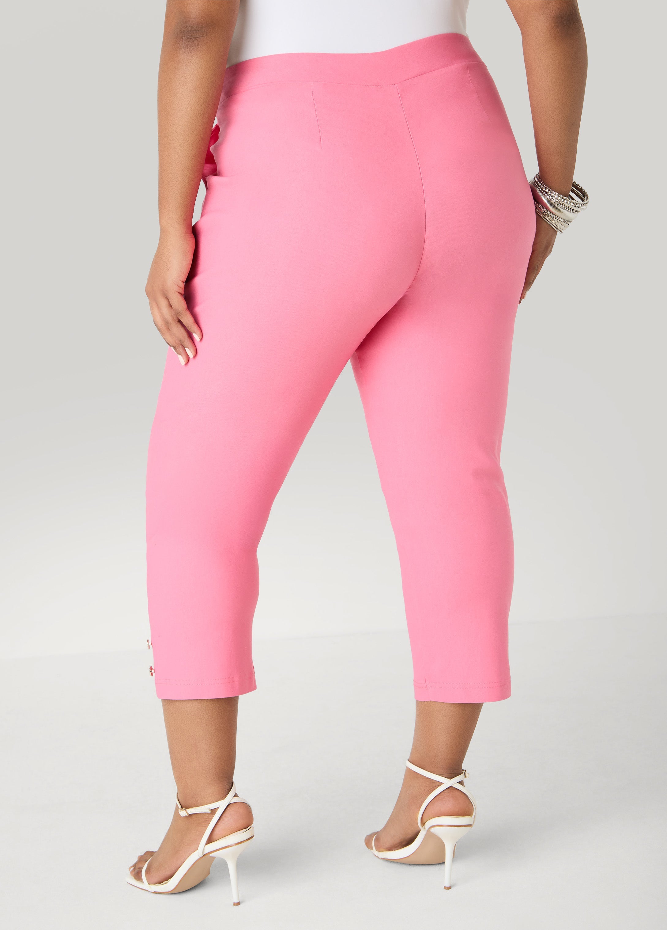 Millennium Button Detailed Capris