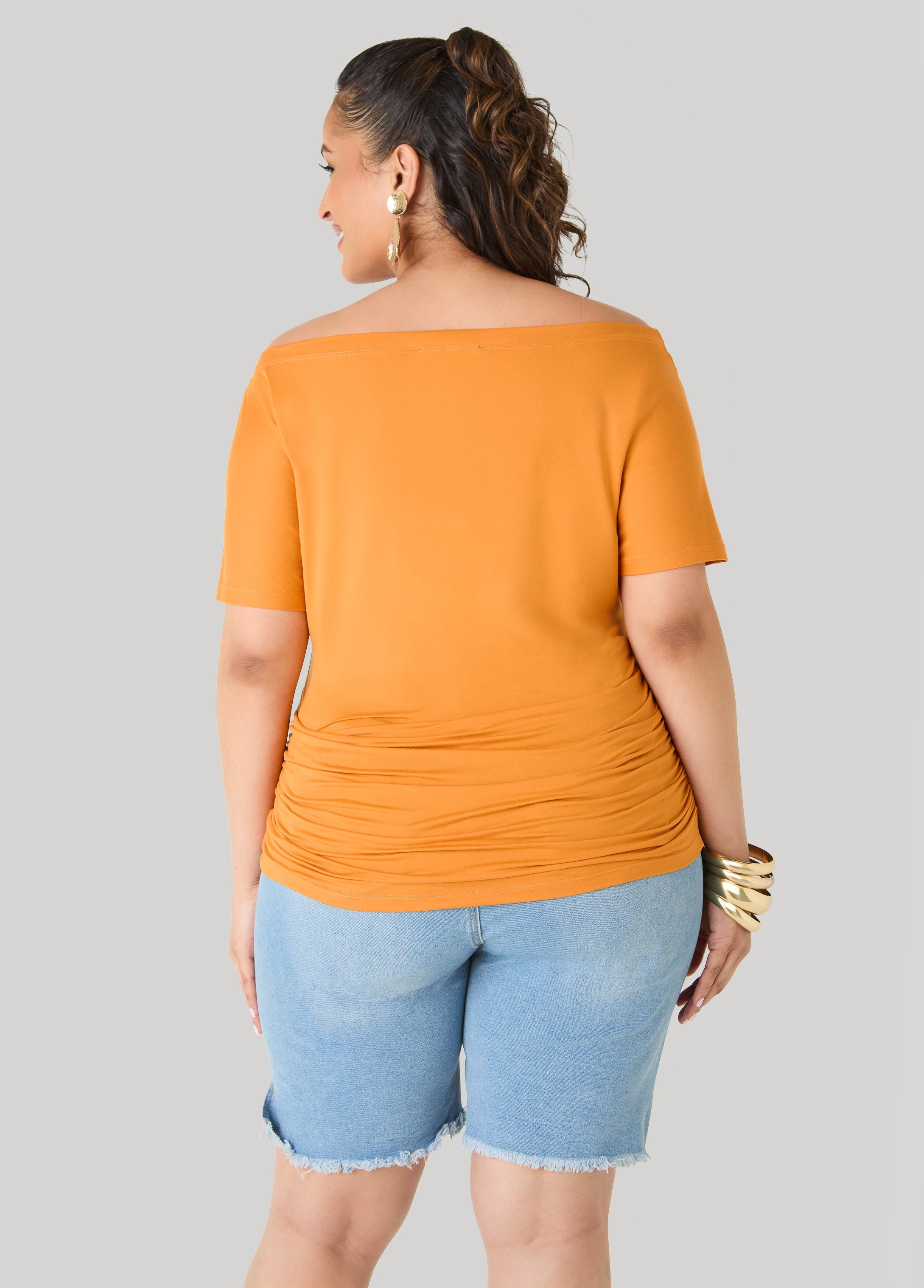 Queen Off The Shoulder Tee